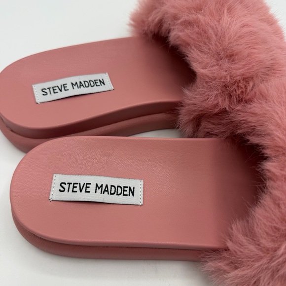 Steve Madden Delphina Pink Faux Fur Women's Slides - Picture 3 of 4